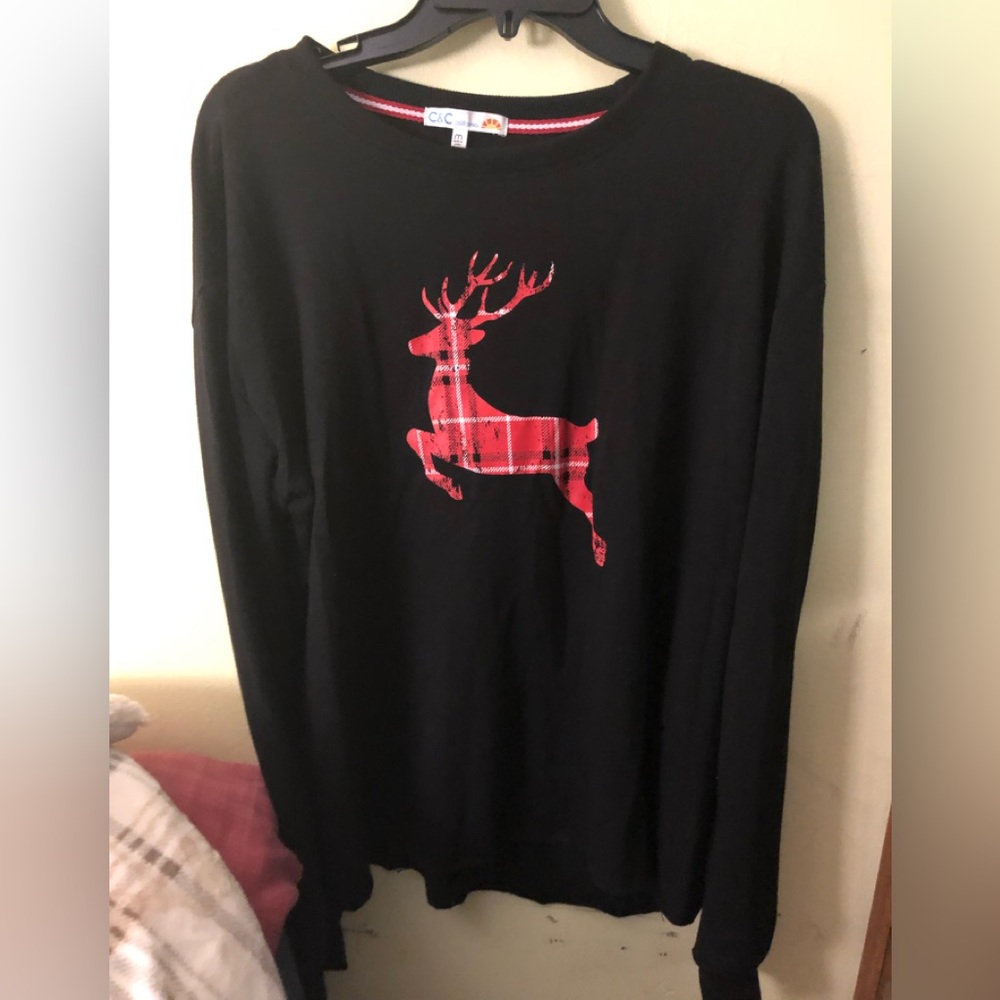 NWOT light sweatshirt for holidays. Large